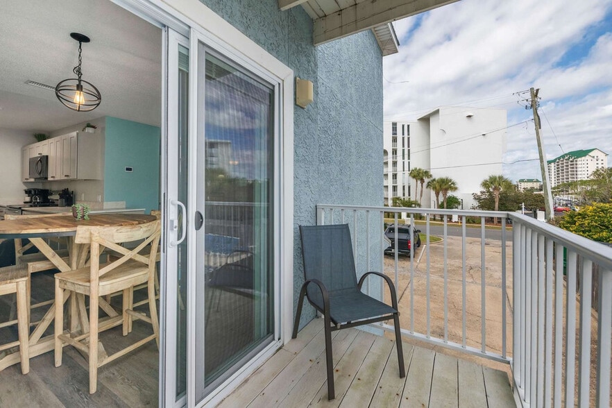 Building Photo - 22 Moreno Point Rd