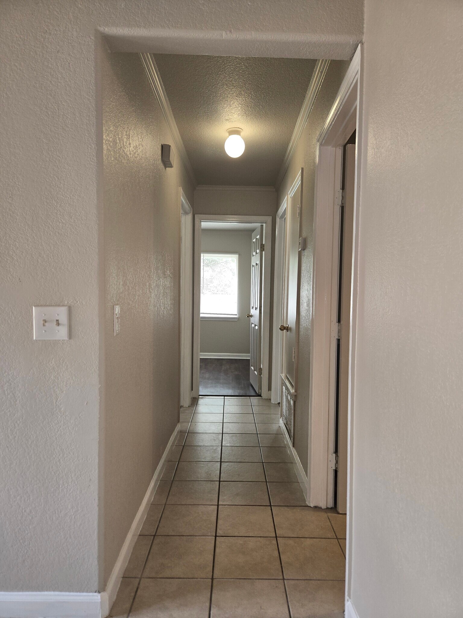 Building Photo - 9570 Bowen dr