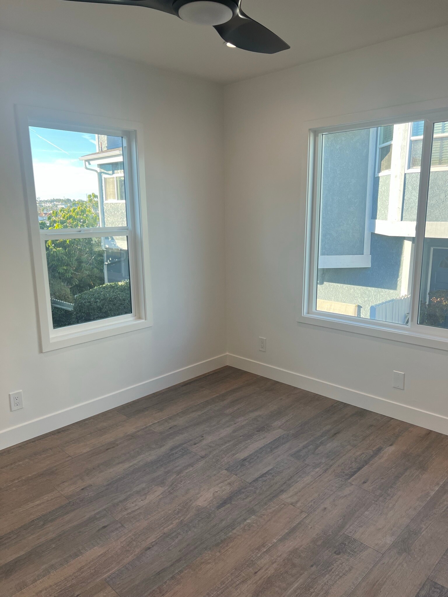 Building Photo - 1605-1/2 Blossom Lane