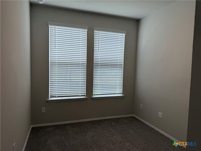 Building Photo - 1126 Stone Vly Rd