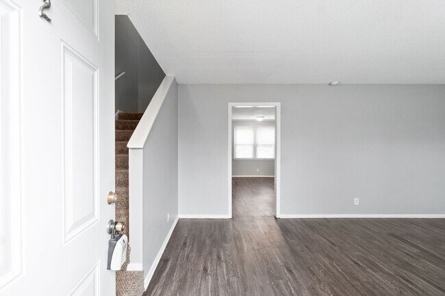 Building Photo - 219 Taft Dr