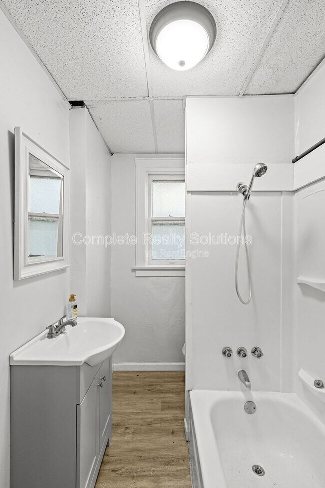 Building Photo - 4765 Goethe Ave