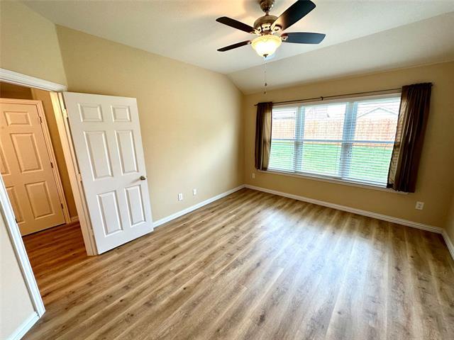 Building Photo - 221 Creekwood Dr