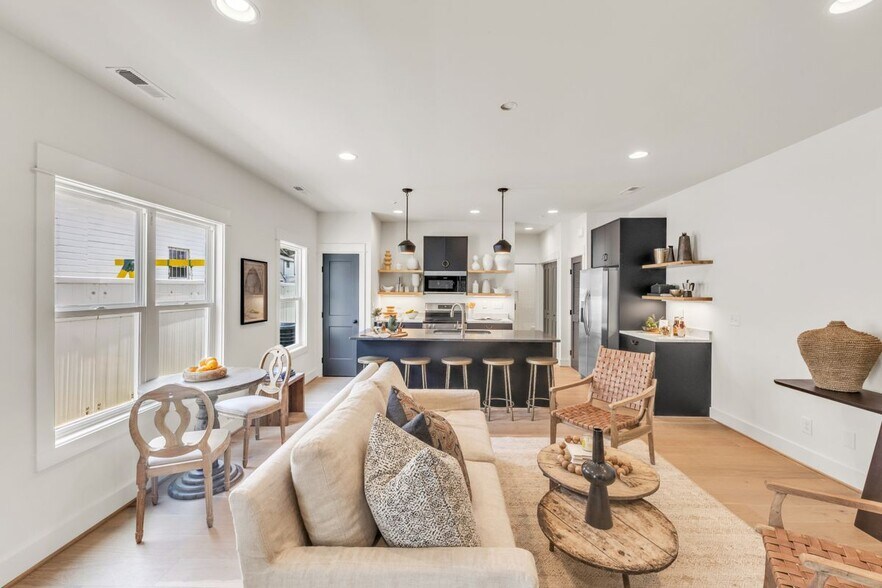 Building Photo - 4115 4th Ave S