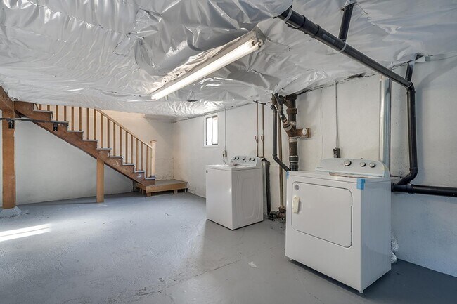 Building Photo - 5324 N Maryland Ave