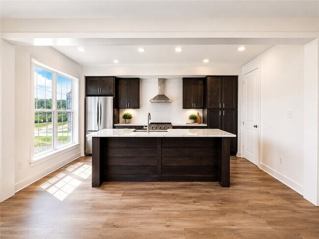 Building Photo - 307 Palisade Wy