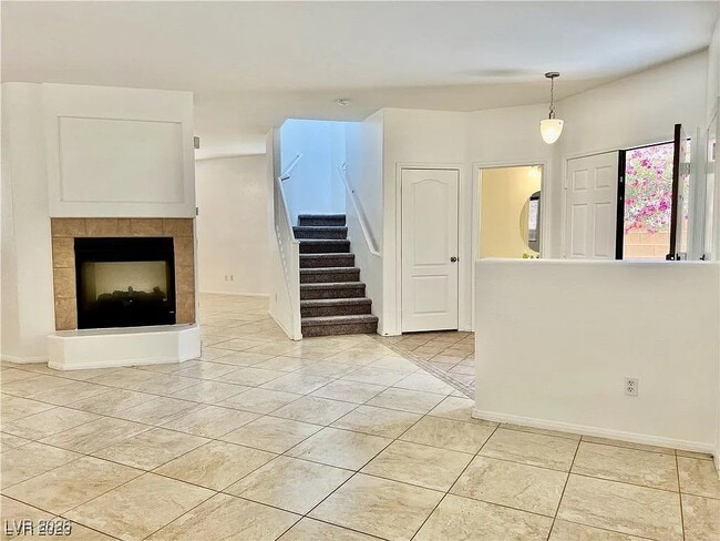 Building Photo - 732 Blue Barrel St