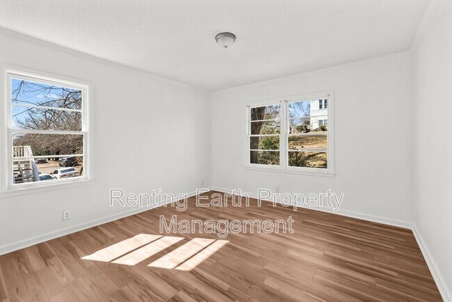 Building Photo - 8025 1st Ave S