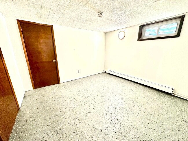 Building Photo - 163 Jewett Ave