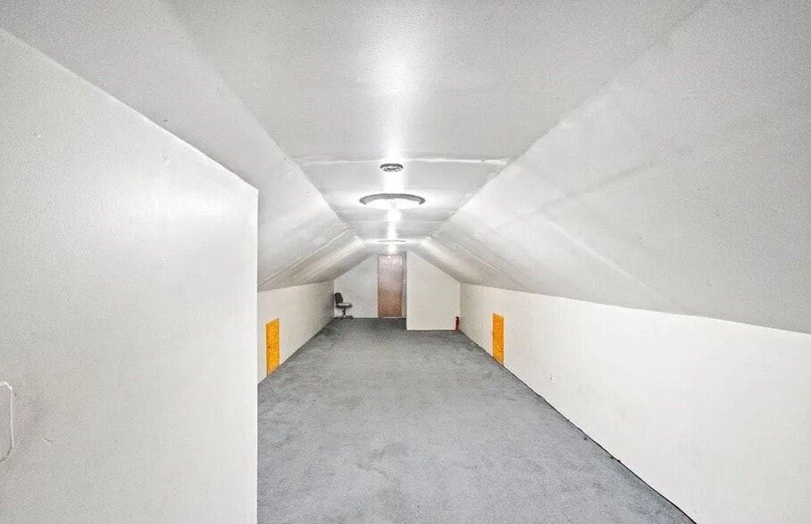 Building Photo - 2432 Elmwood Ave