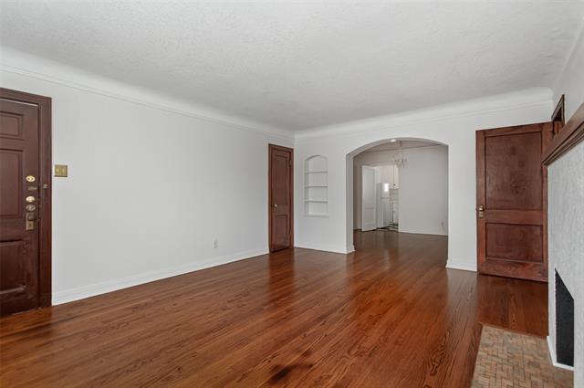 Building Photo - 5918 La Vista Dr