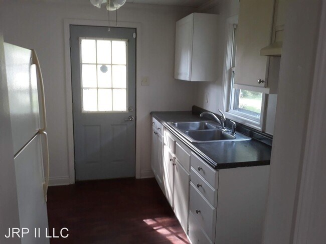 Building Photo - 2 br, 1 bath House - 2017 St Marys Ave