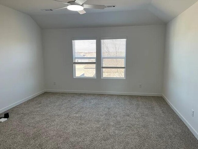 Building Photo - 4640 W Aurora St