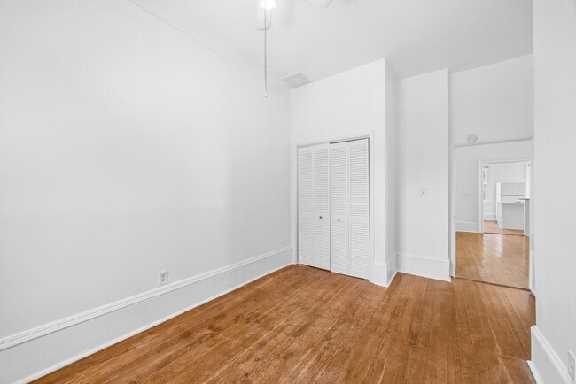 Building Photo - 112 E Anderson St