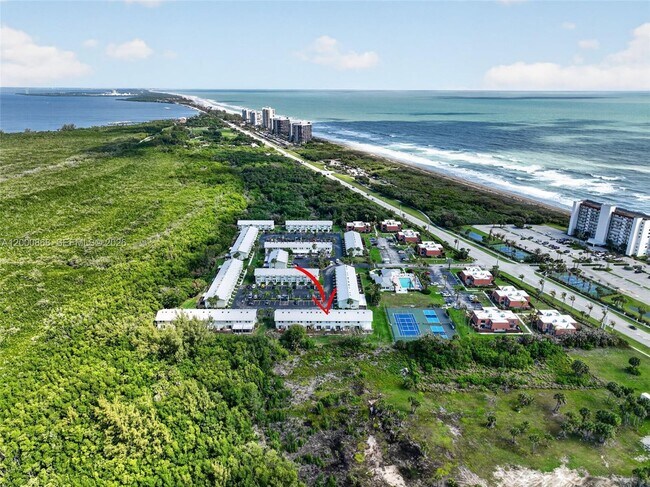 Building Photo - 9425 S Ocean Dr