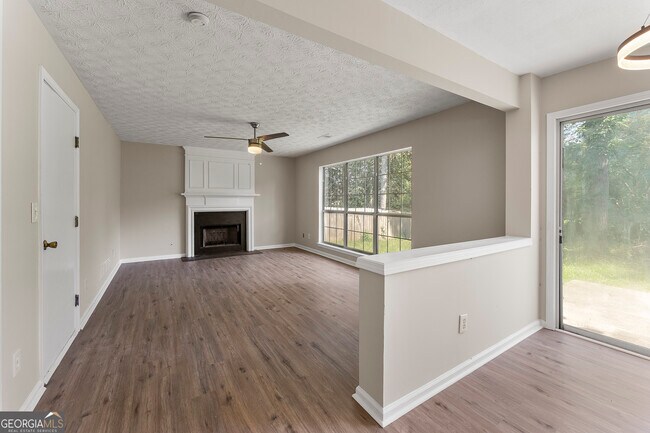 Building Photo - 174 Herscu Ct