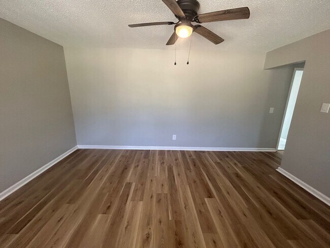 Building Photo - 3728 Baywater Dr