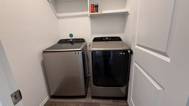 Building Photo - 9323 Darby Knoll Wy