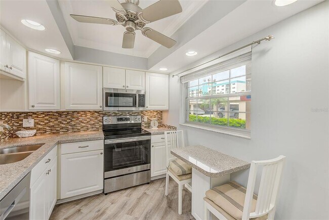 Building Photo - 10215 Regal Dr