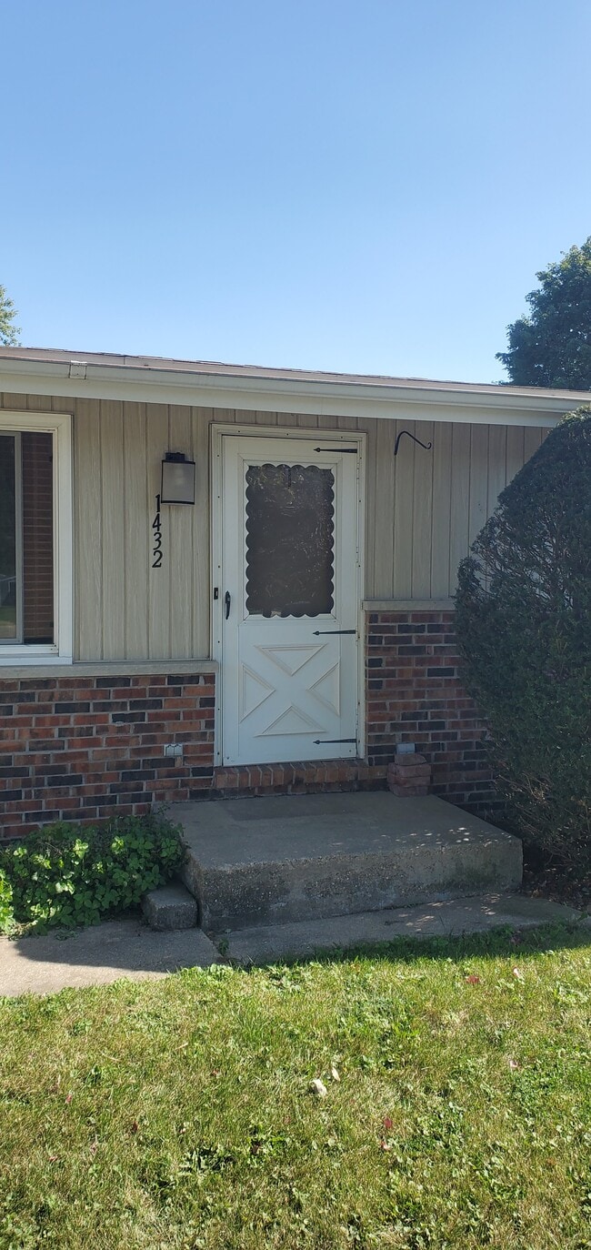 Primary Photo - 1432 Willow Way