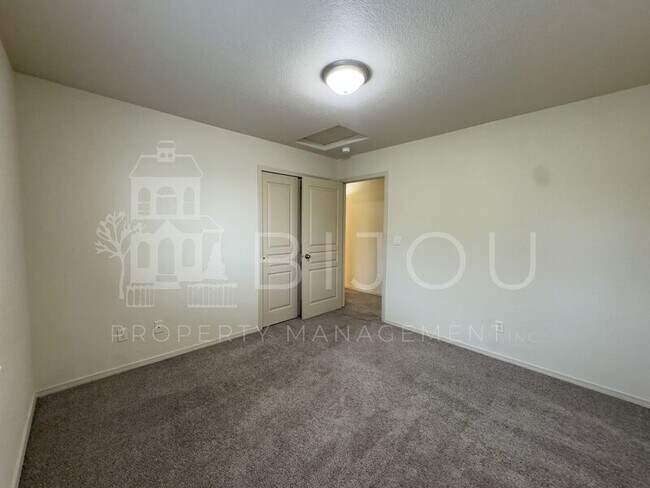 Building Photo - 1234 Chelsea Village Heights