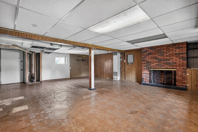 Building Photo - 7945 W 91st St