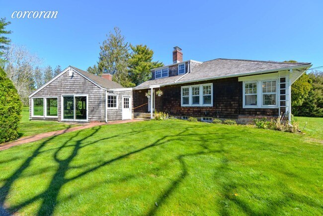 Primary Photo - 21 Muchmore Ln