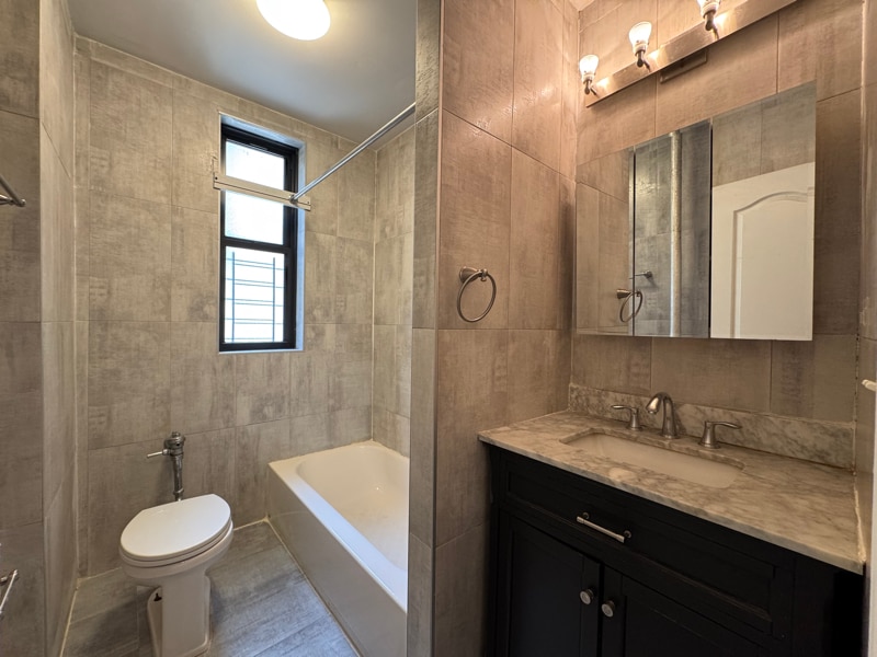 Building Photo - 377 Montgomery St