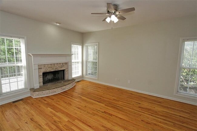 Building Photo - 2210 Orchard Park Cir NW