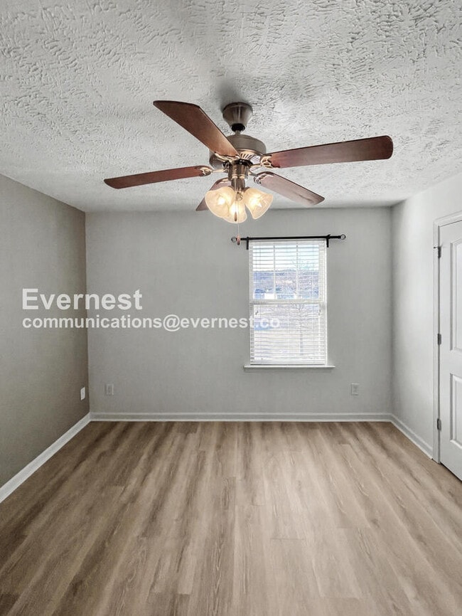 Building Photo - 1522 Sprucedale Dr