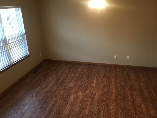 Living Room - 230 Crossing Dr