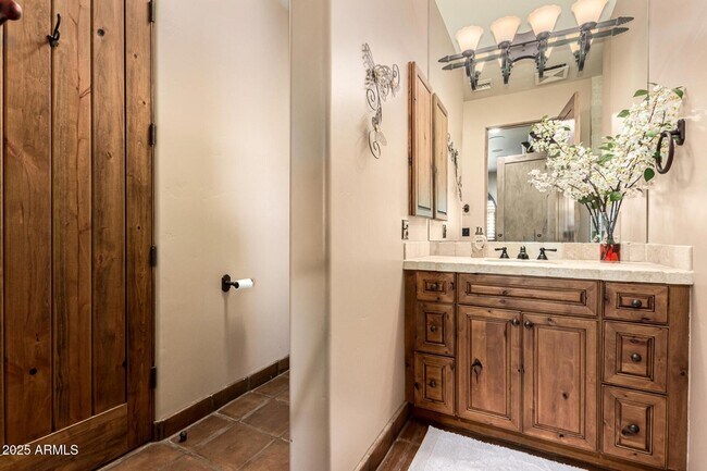 Building Photo - 1930 E Desert Willow Dr