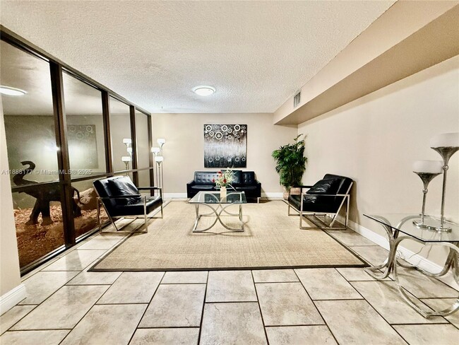 Primary Photo - 2761 Taft St