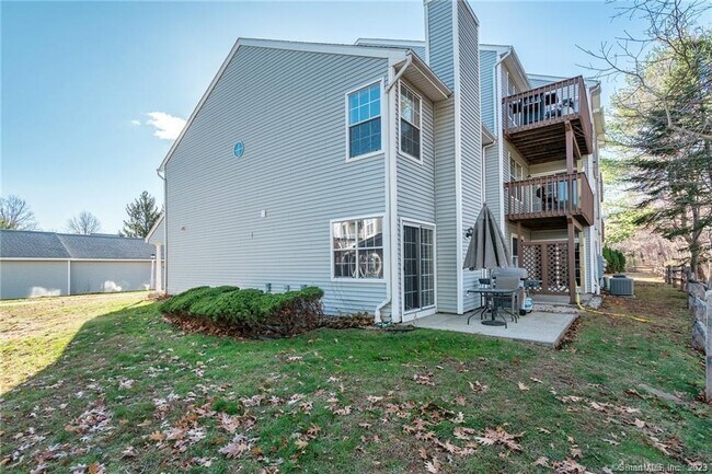 Building Photo - 408 Water Course Row