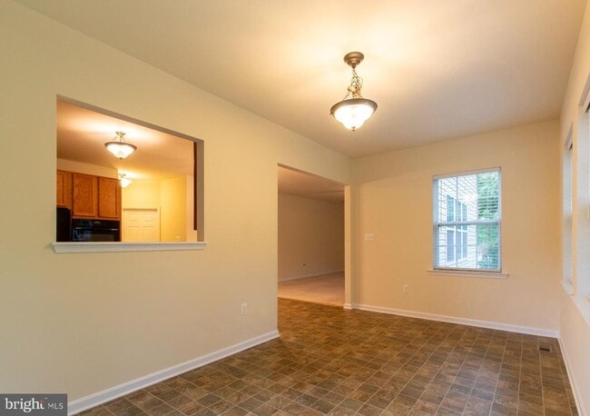 Building Photo - 8401 Hollow Tree Ln