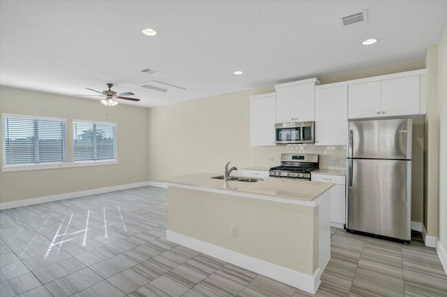 Building Photo - 314 Alamar Knot Way