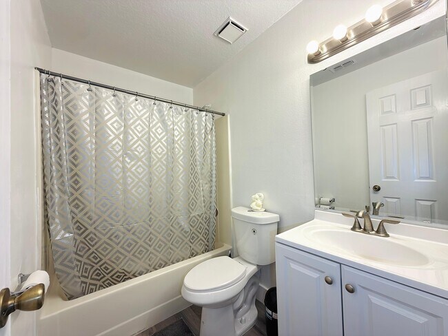 Building Photo - 6921 Long Needle Ct