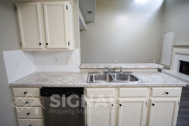 Building Photo - 112 Timberleaf Cir