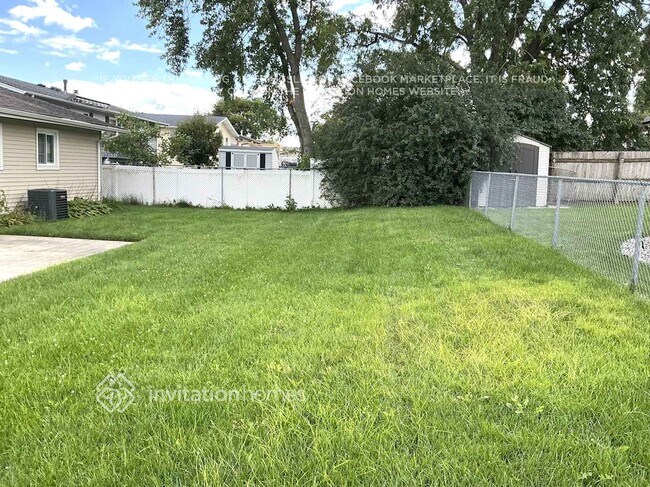 Building Photo - 15416 Ridgeland Ave