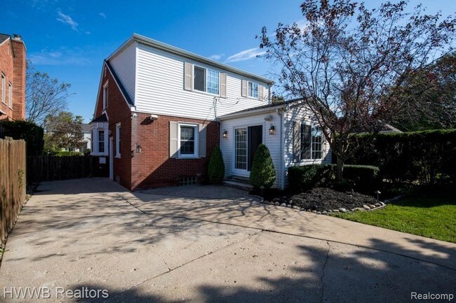 Building Photo - 1899 Hunt Club Dr