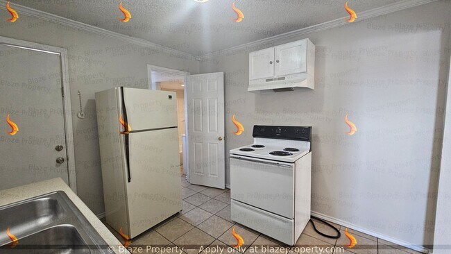 Building Photo - 711 Wichita Ave