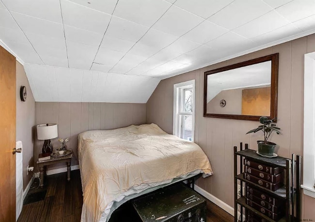 Building Photo - 204 Riverview Rd