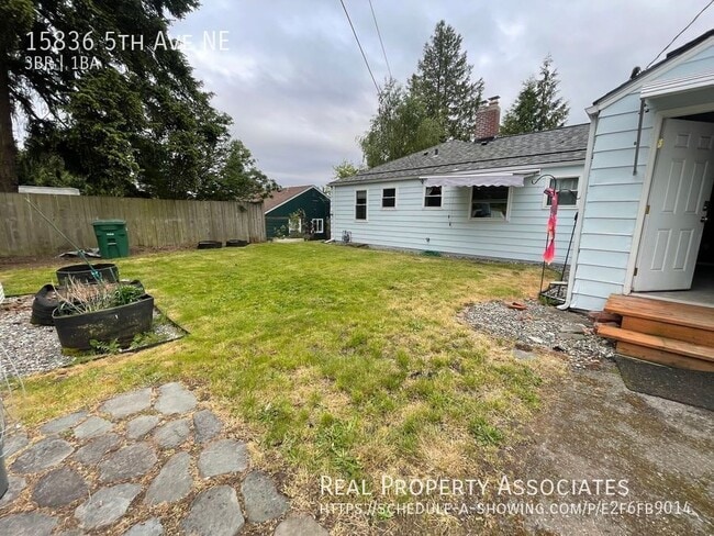 Building Photo - 15836 5th Ave NE