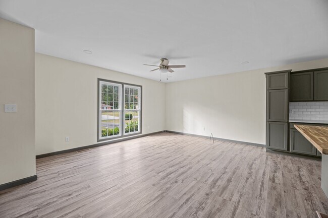 Building Photo - 116 Shepard St