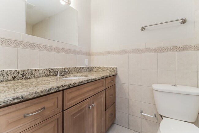 Building Photo - 4717 Seattle St