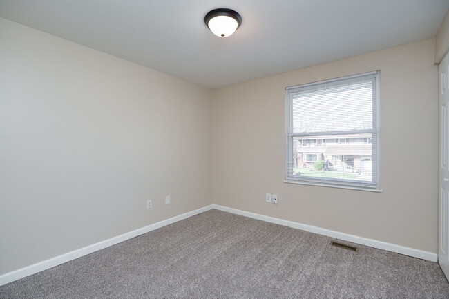 Building Photo - 3800 Corkwood Dr