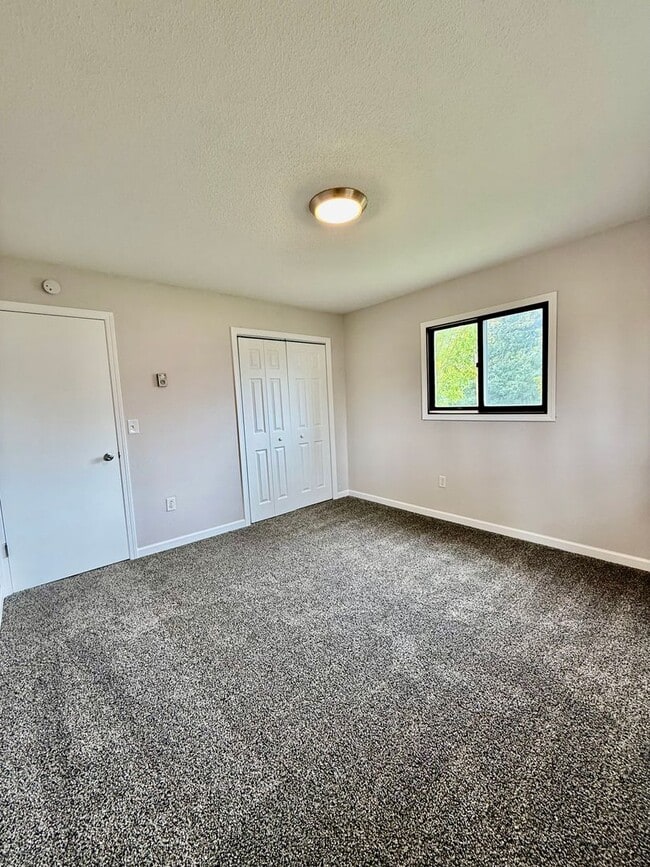 Building Photo - 1110/1114 2nd St SE