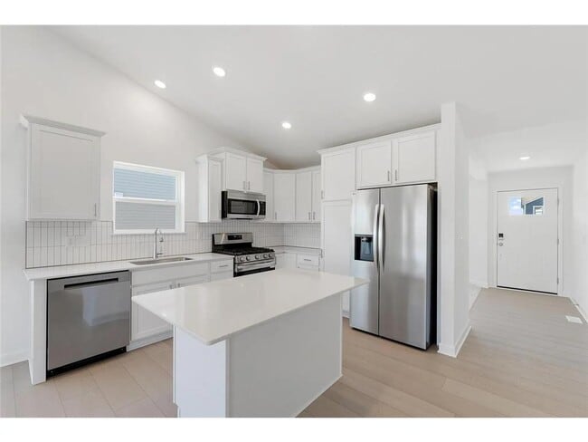 Building Photo - 2339 Jandell Ave NE