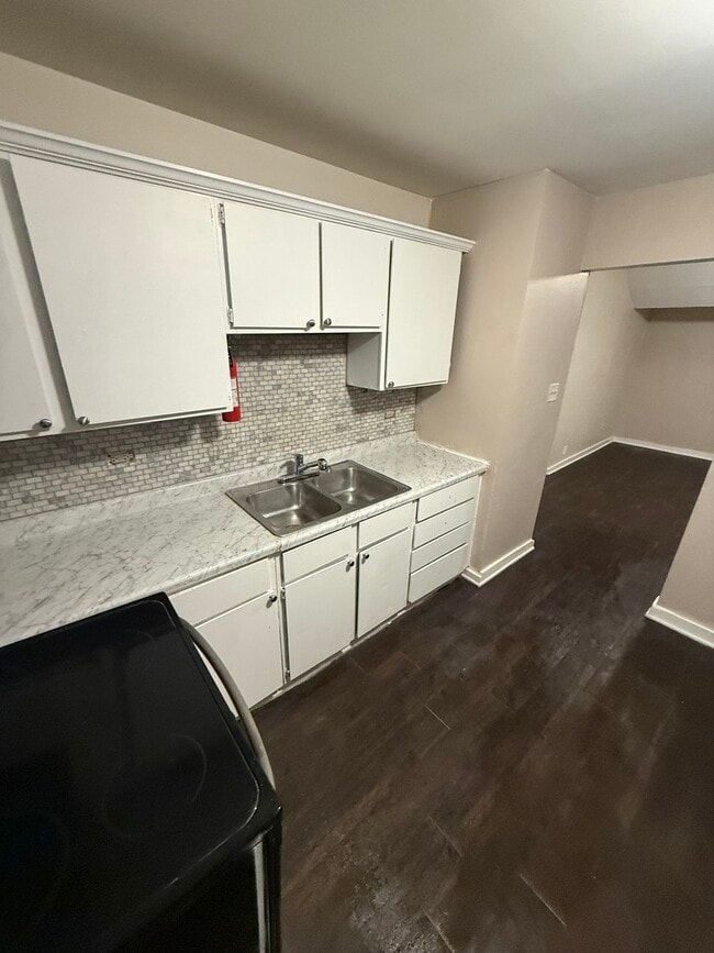 Building Photo - 263 N Wildwood Ave