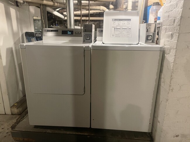 Building Photo - 68 Myrtle St